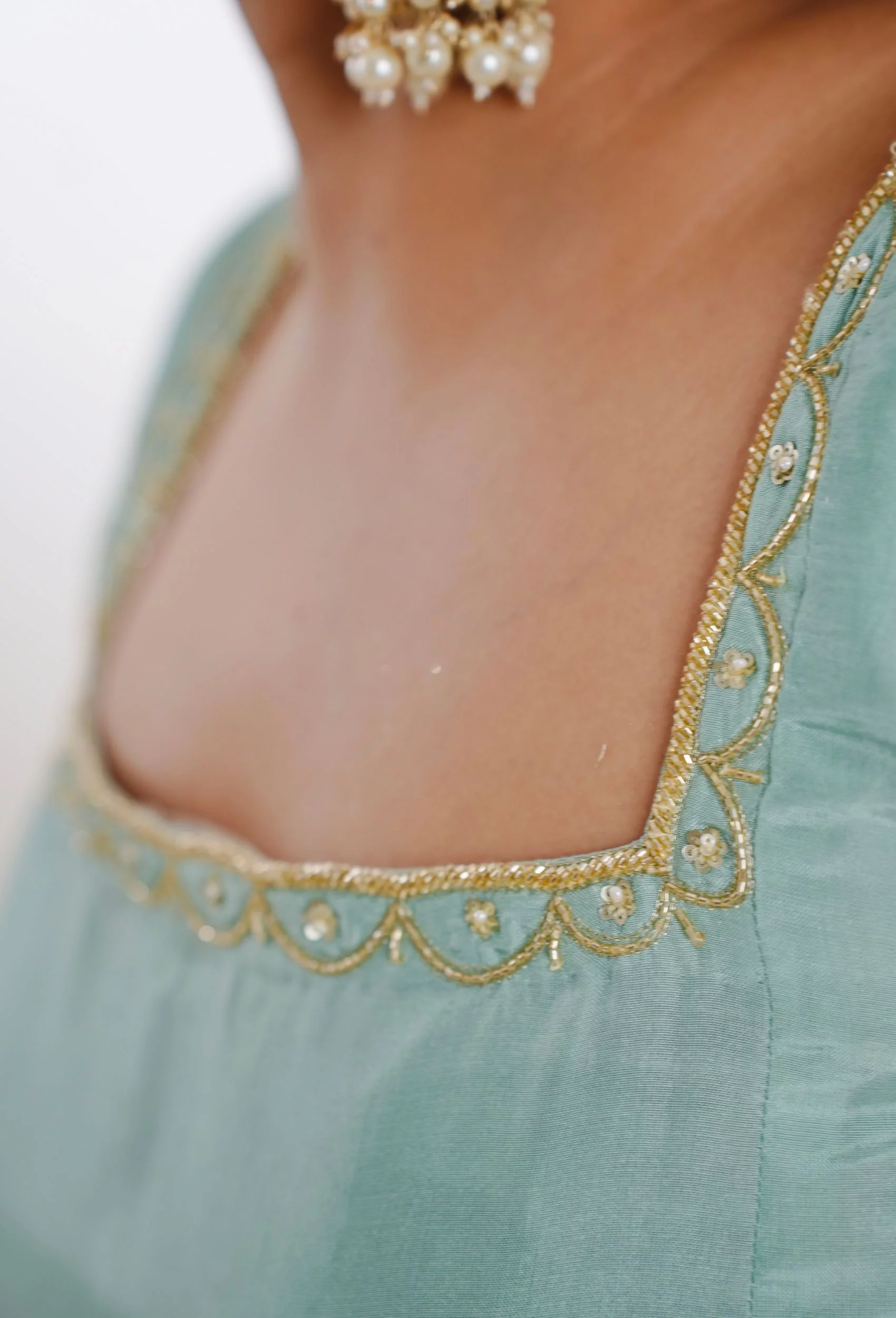 Glimmering Green Kurta With Pants And Dupatta (Set Of 3) - Image 2