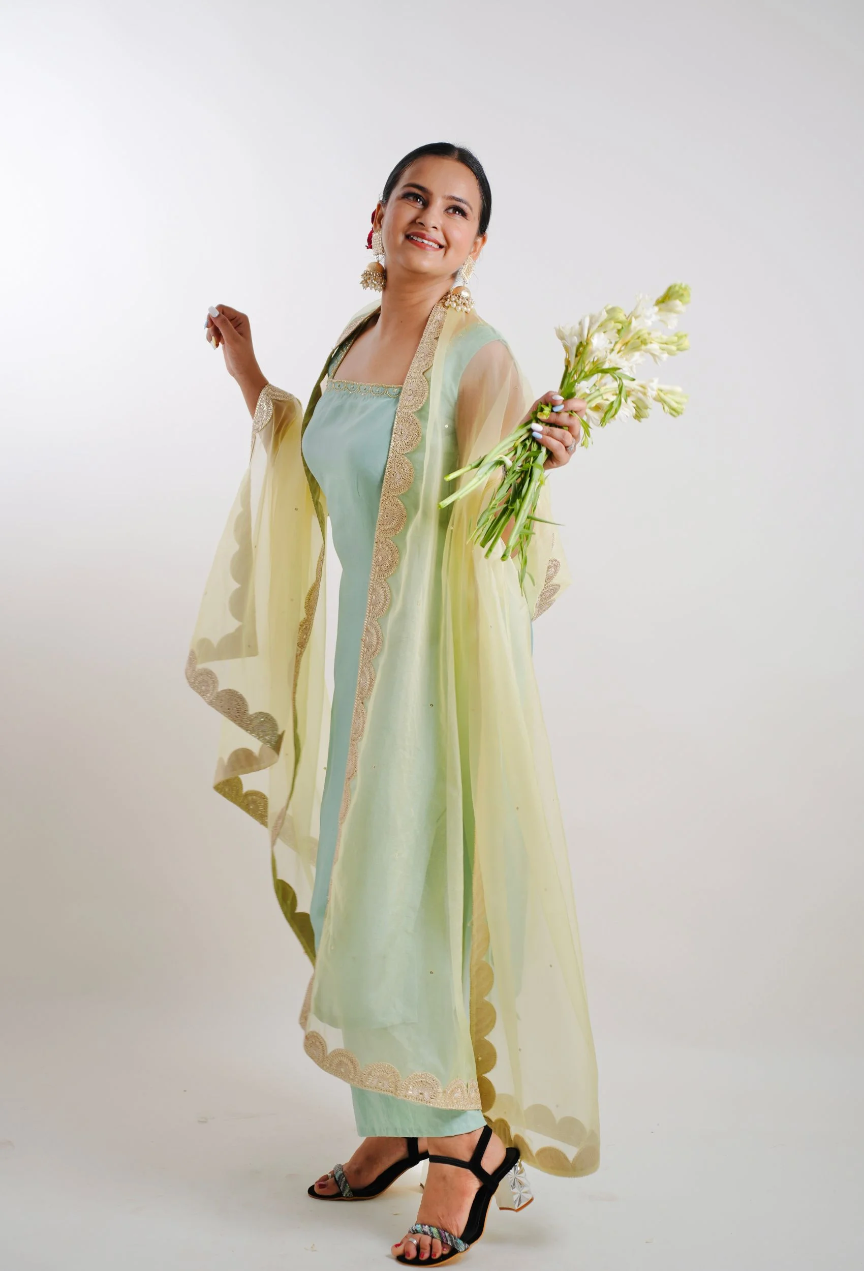 Glimmering Green Kurta With Pants And Dupatta (Set Of 3) - Image 3
