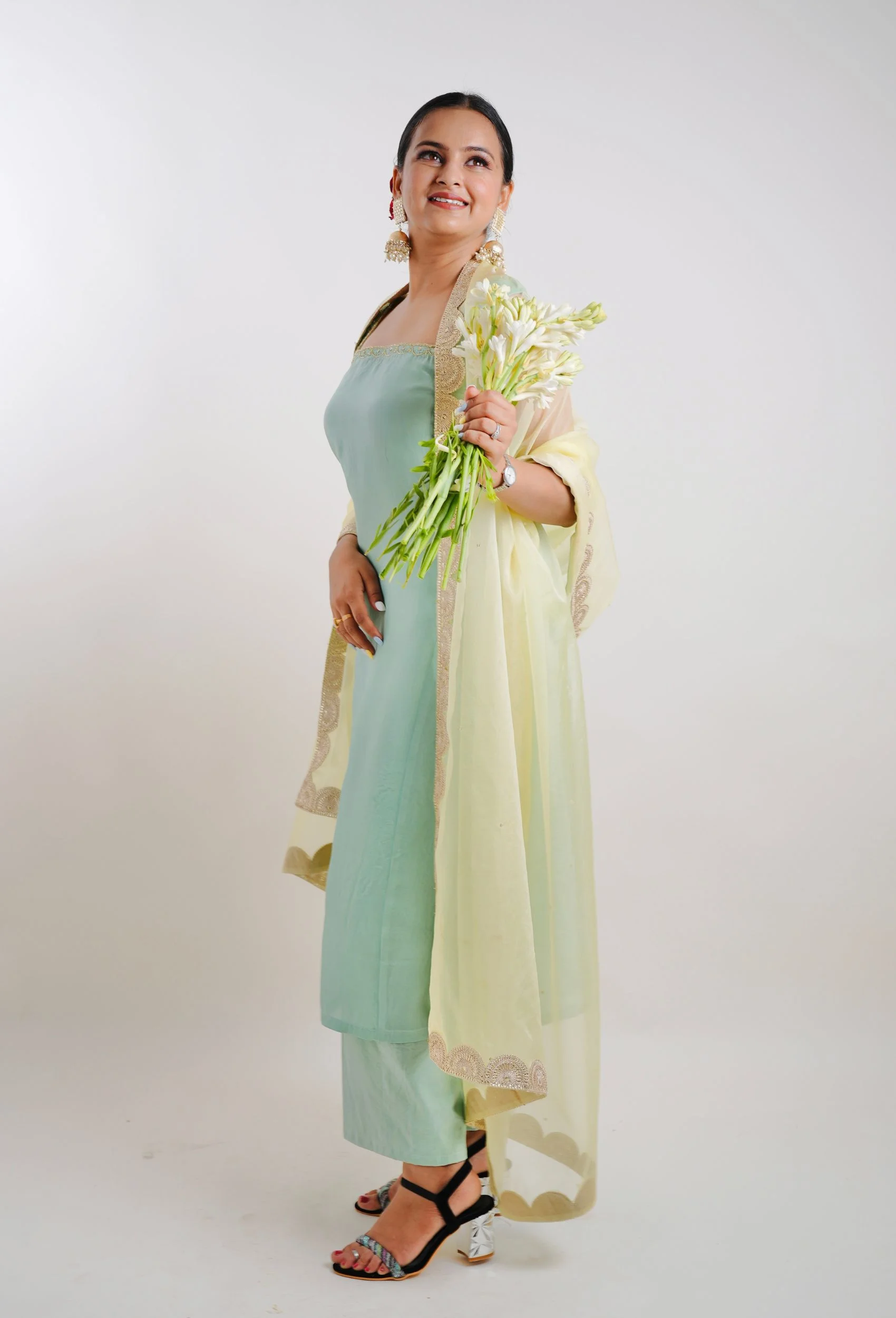 Glimmering Green Kurta With Pants And Dupatta (Set Of 3) - Image 4