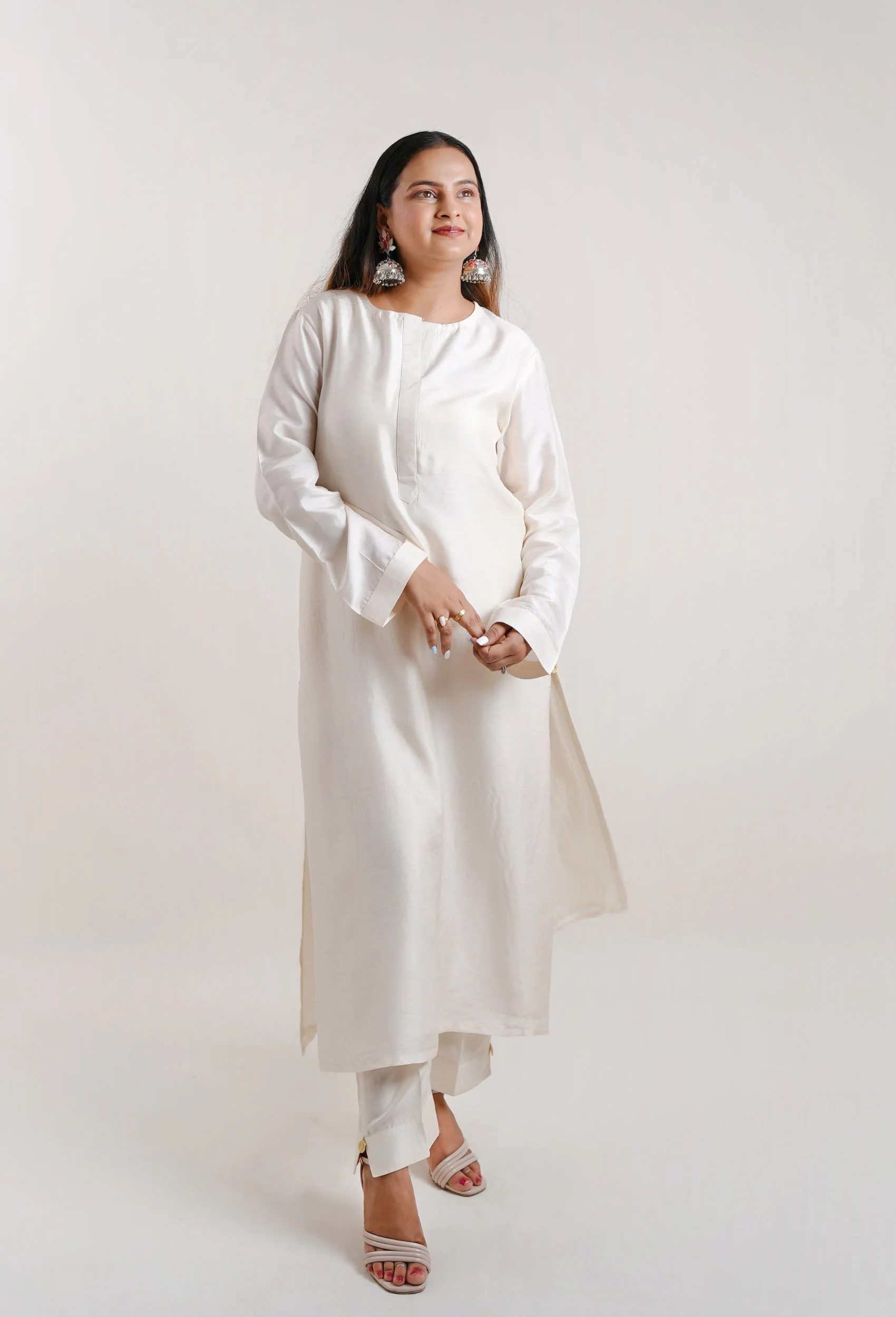 Moonlit Silk Kurta and Pants (Set Of 2) - Image 3
