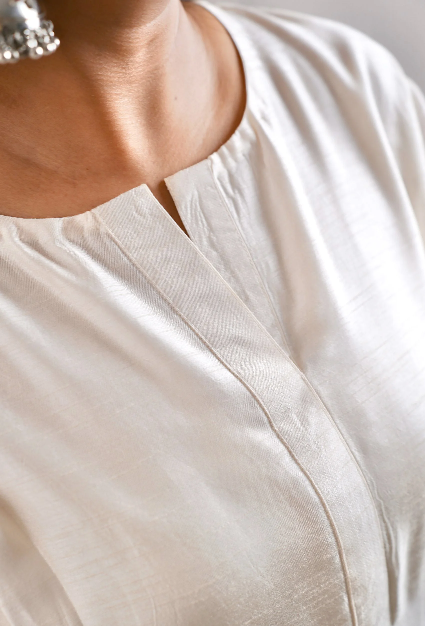 Moonlit Silk Kurta and Pants (Set Of 2) - Image 2