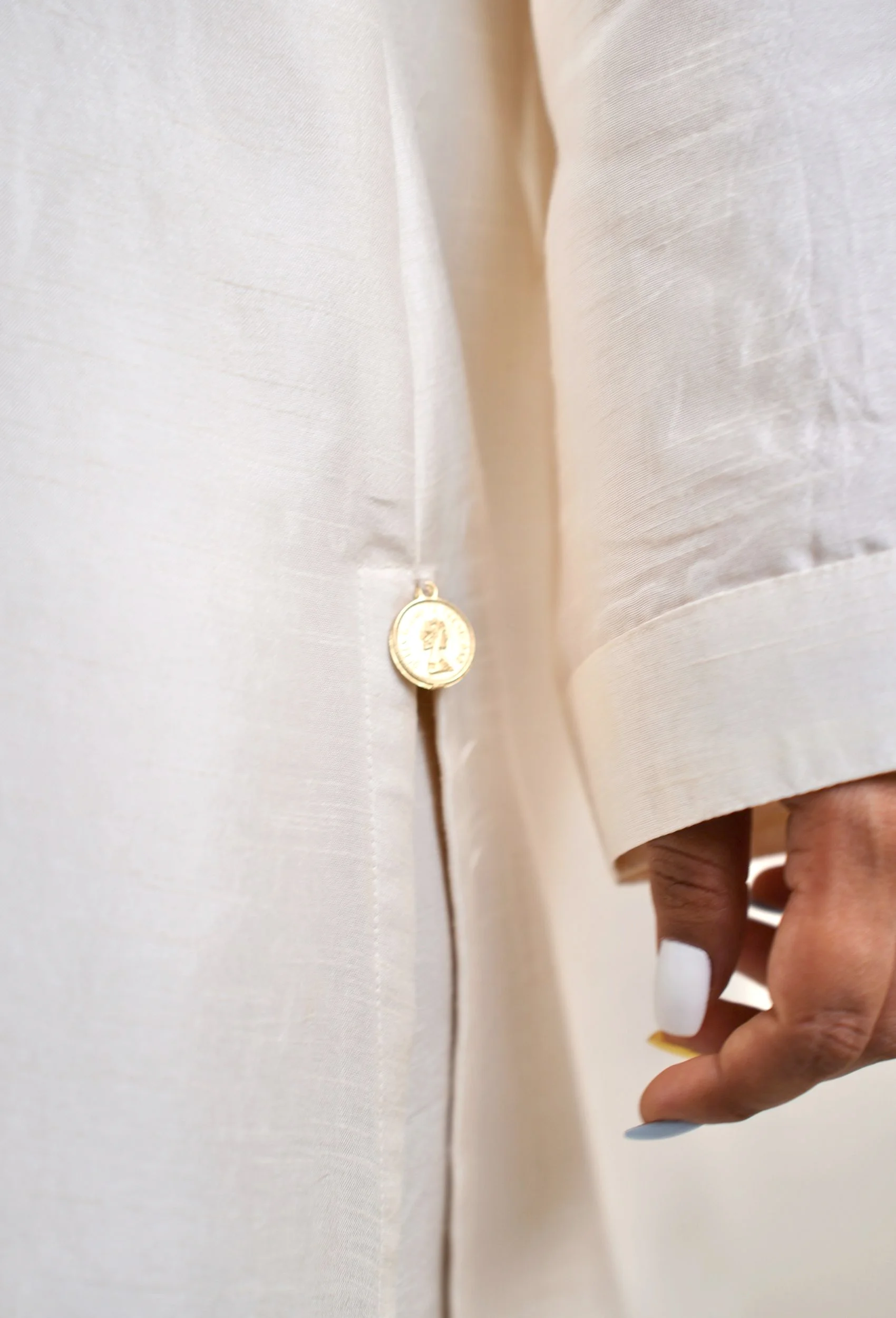 Moonlit Silk Kurta and Pants (Set Of 2) - Image 4