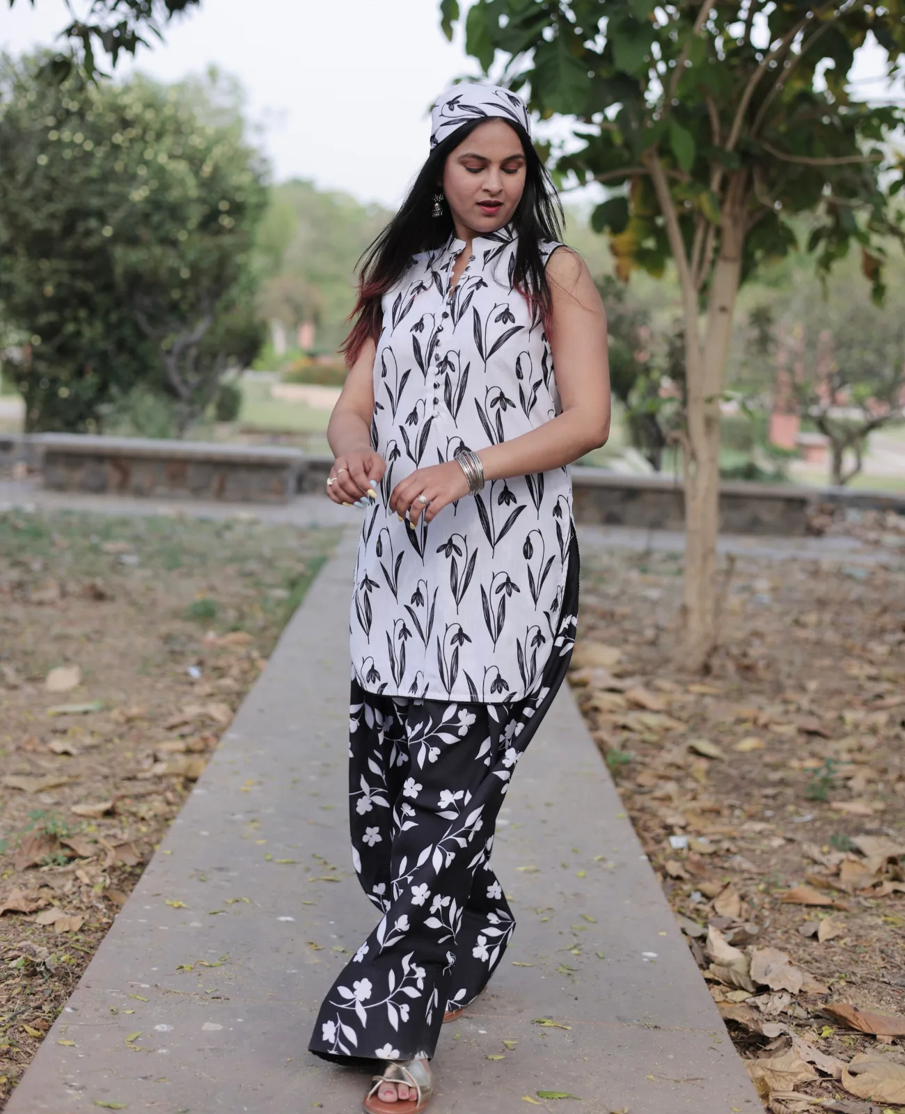 MONOCHROME LAILA Digital Printed Kurta With Farshi Salwar (Set of 2) - Image 5